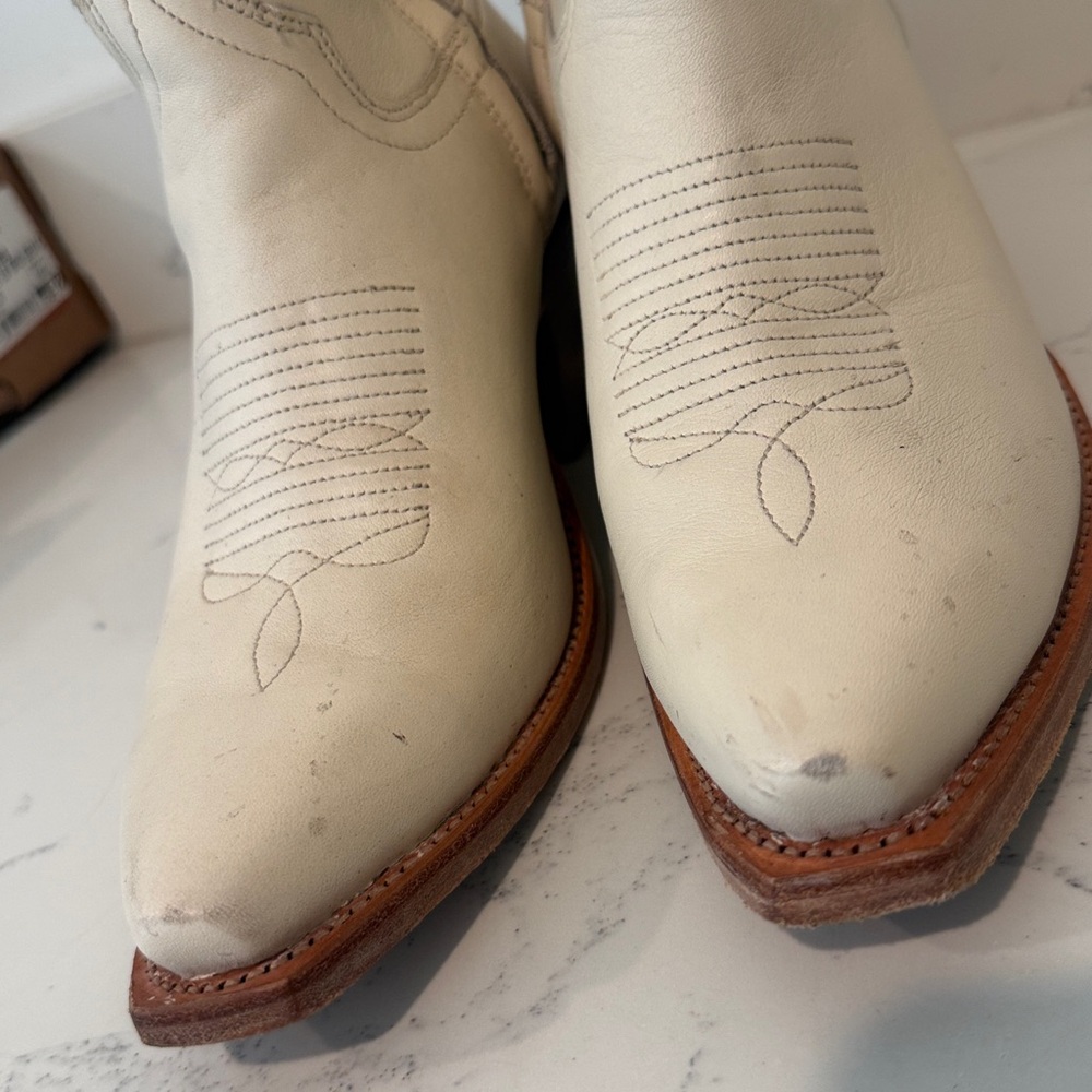 Tecovas The Daisy Cowgirl Boots in Bone Color Womens Size 7.5 - Picture 13 of 16